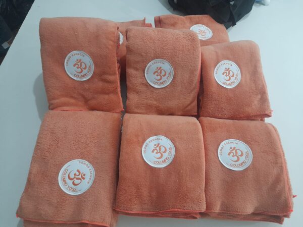 Mantas de Polar Soft: Calidez y Confort Personalizado Con Dobladillo - Imagen 2